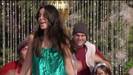 vanessa-hudgens_NET-disneychristmasparade2007-0128
