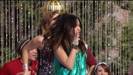 vanessa-hudgens_NET-disneychristmasparade2007-0144
