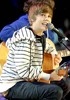 justin-bieber-poze-24-520x745[1]