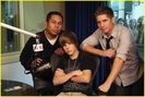 normal_Justin-Hosting-Radio-Disney-justin-bieber-8192191-600-402[1]