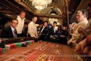 59825-shahid-kapoor-playing-in-casino