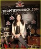 demi-lovato-shop-rock-02