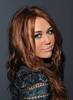 miley-cyrus-dot-com_events-52ndgrammys-arrivals-31jan2010-00131