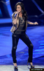 Demi-At-American-Idol-Elimantion-Show-demi-lovato-11081321-253-400