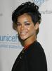 Rihanna_1231372205_1