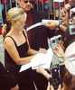 Reese_Witherspoon_2005_signing_autographs