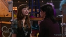 1x01-Sketchy-Beginings-demi-lovato-12499965-624-352