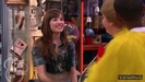 1x01-Sketchy-Beginings-demi-lovato-12503426-624-352