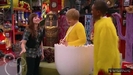 1x01-Sketchy-Beginings-demi-lovato-12503913-624-352