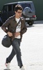 gallery_enlarged-joe-jonas-shopping-grove-photos-03142010-20