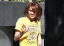 Miley Cyrus in galben