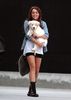 miley-cyrus-si-a-luat-catelul-la-cumparaturi-galerie-foto_2