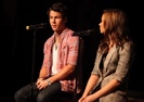 Chicago-press-conference-05-08-nick-jonas-14515198-512-360