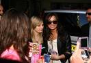 demilovato_net-leavingherhotel-0021