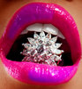 68187913a00f4550_pink-lips-jewelry