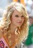 3 poze cu Taylor Swift