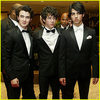 jonas-brothers-white-house-correspondents-dinner[1]