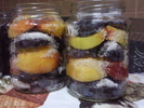 preparare compot de prune si piersici