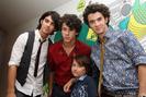 Joe_Jonas_1264192964_2