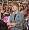 thumb_875_x_900_0-271618-justin_bieber[1]