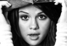 selena-gomez-888527l-poza