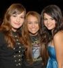 Miley-Cyrus--Demi-si-Selena--nominalizate-la-Young-Artist-Awards-2010[1]