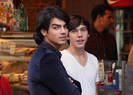 jonas-brothers-paris
