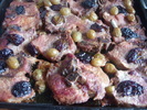 cotlete cu prune, pere si struguri