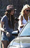 miley-cyrus_COM-burbank2009aug25-002