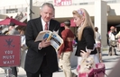 jon-voight-e-chelsea-staub-in-una-scena-di-bratz-the-movie-61453