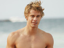 luke-mitchell-619379l-poza