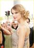 taylor-swift-cmt-music-awards-00
