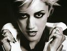 Gwen-Stefani-gwen-stefani-8141452-1024-768