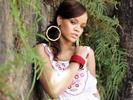 Rihanna-rihanna-6848249-1600-1200