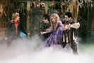 1-15-More-Than-a-Zombie-To-Me-hannah-montana-10236751-399-266