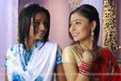 33228-ragini-and-sadhna-seeing-each-other