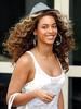 beyonce-curly-hair-style-2010