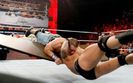 video-john-cena-si-alti-5-oameni-trecuti-prin-mese-de-randy-orton-vezi-haosul-de-la-raw_size1