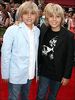 2947_stars-cole-dylan-sprouse-400a101106 - Dylan si Cole Sprouse