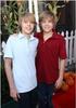 Dylan_Sprouse_1255595179_0 - dylan si cole sprouse si prietenii