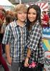 Dylan_Sprouse_1255595179_1 - dylan si cole sprouse si prietenii