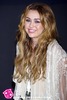 Miley-Cyrus-Decorative-Bindi1