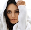 vanessa-hudgens-911008l-poza