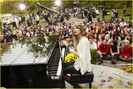 taylor-swift-thanksgiving-special-01