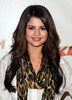 Selena+Gomez+Long+Hairstyles+Long+Curls+MXp2uiZSrJQl