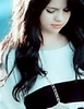 selena-cutie-selena-gomez-13597623-336-437[1]