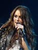 Miley in concert (13)