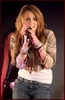 Miley in concert (23)