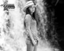 miley-balck-and-white-hannah-montana-16918340-1280-1024