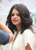 selena-gomez-464085l-poza
